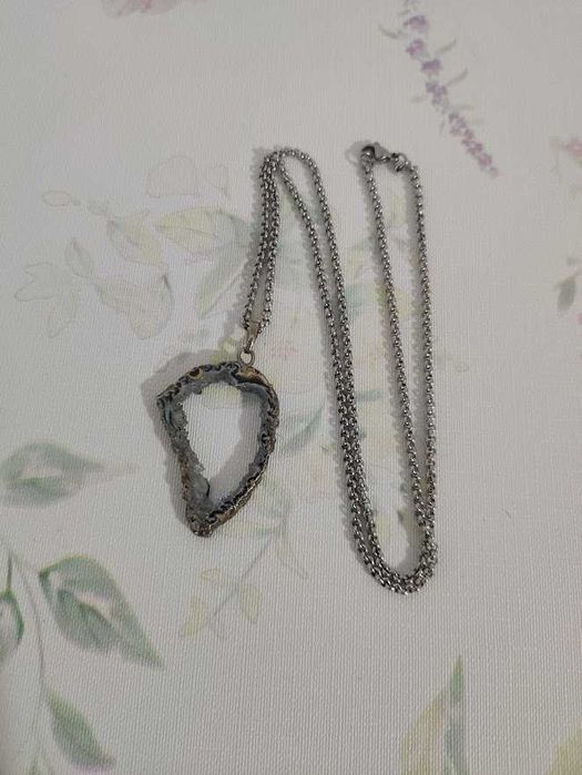 Pendentes com várias pedras semi preciosas