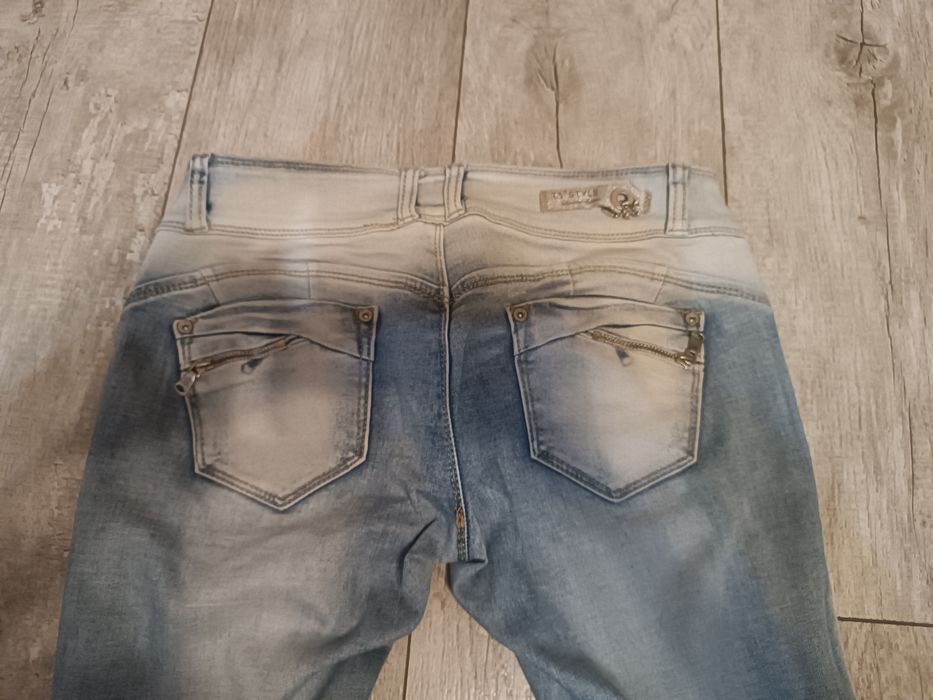 Jeansy niebieskie