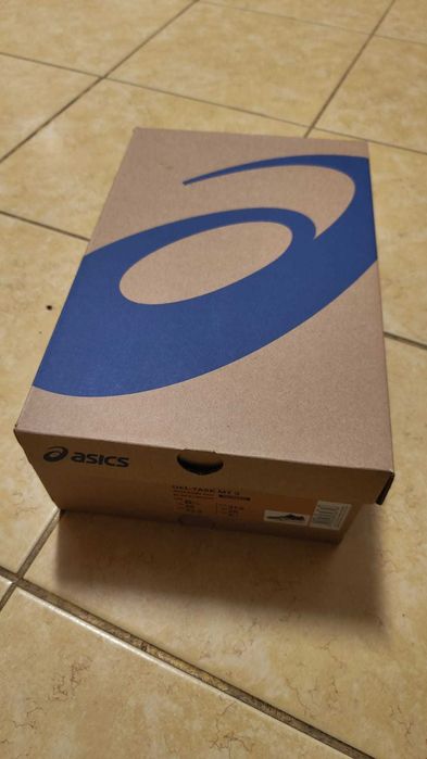 Sapatilhas asics igual a novas