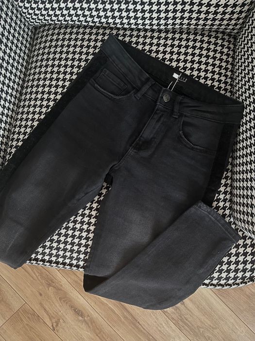 MOHITO Skinny fit - ciemne spodnie jeansowe. Dżins. XS/34