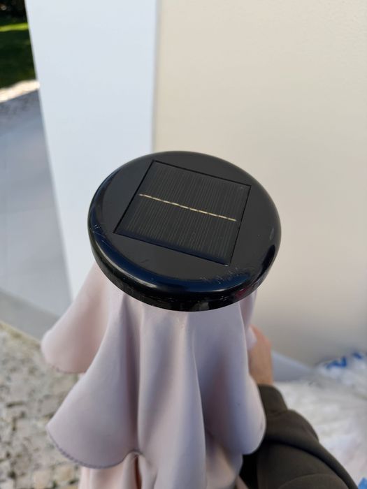 Guarda-sol de jardim premium com iluminação LED solar integrada + base em concreto – Muito bom estado