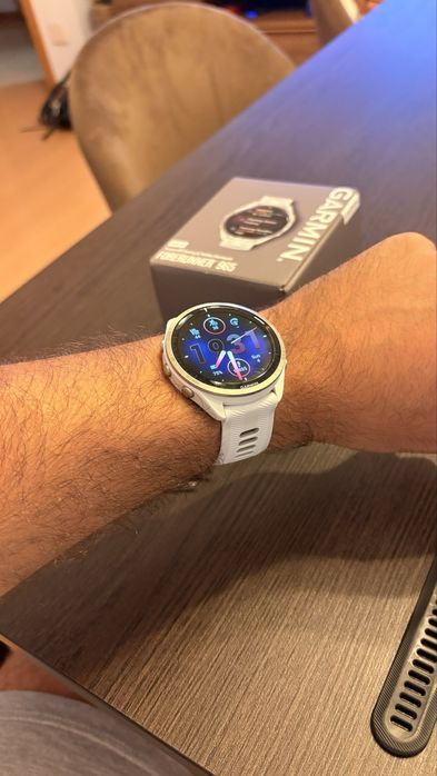 Garmin Forerunner 965 Branco – AMOLED, completo com caixa + 3 braceletes