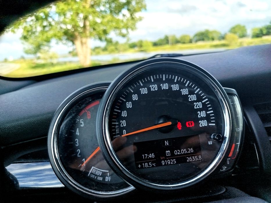 OPORTUNIDADE | MINI Cooper D 2018 Nacional | Muito Estimado | Cerca de 93.000 km