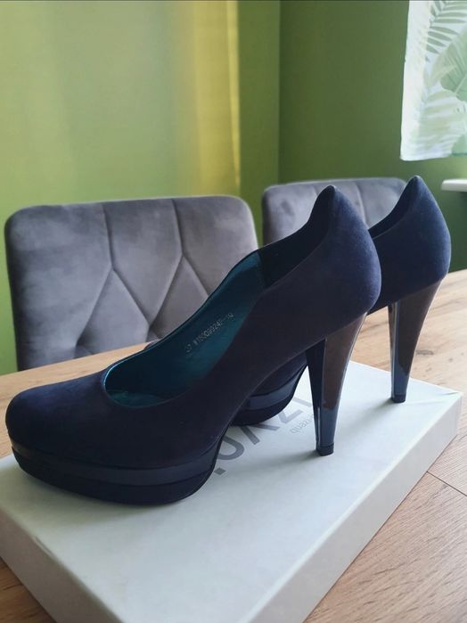 Quazi buty na obcasie