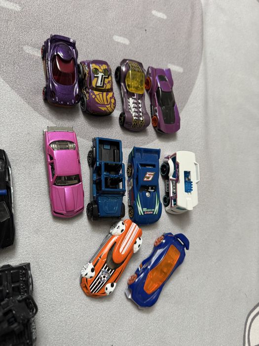 по 10 шт Hot Wheels машинкі