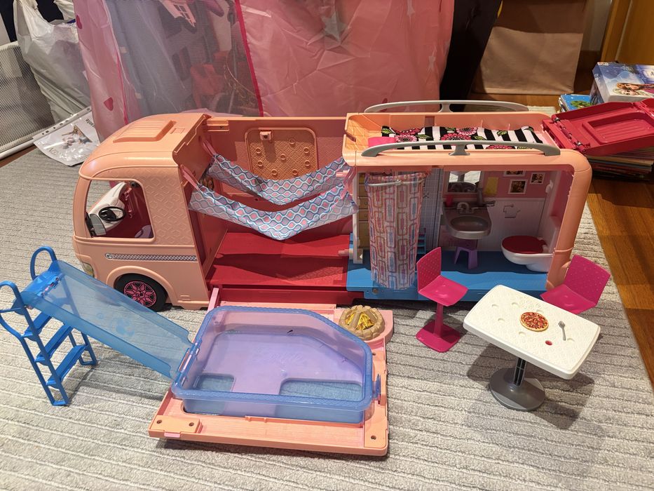 Barbie Autocaravana, com mobiliário original