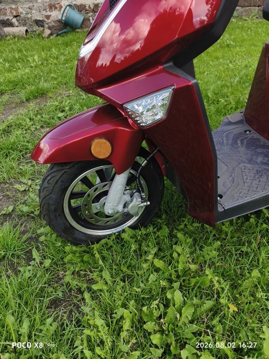 Skuter trójkołowy Fasti 3