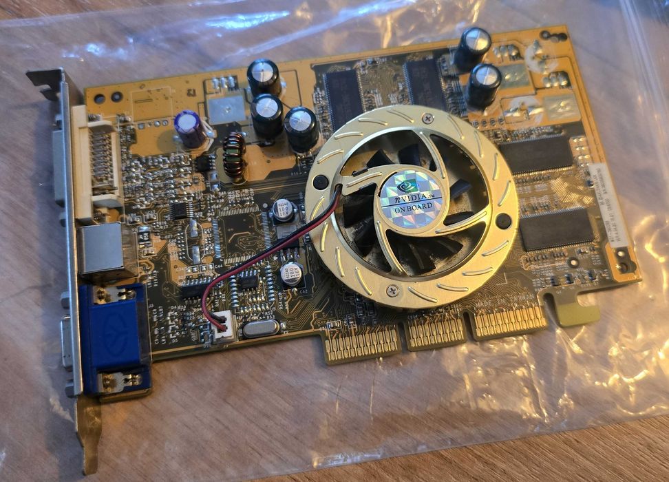 KOMP Retro MSI K7N2 MS-6570 AMD Athlon XP 2000+ NVIDIA GeForce4 MX440