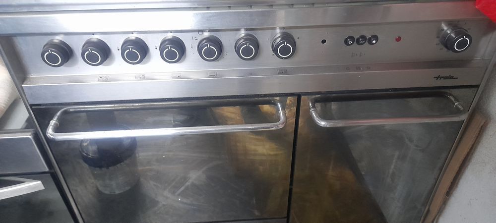 Fogão eléctrico e a gás