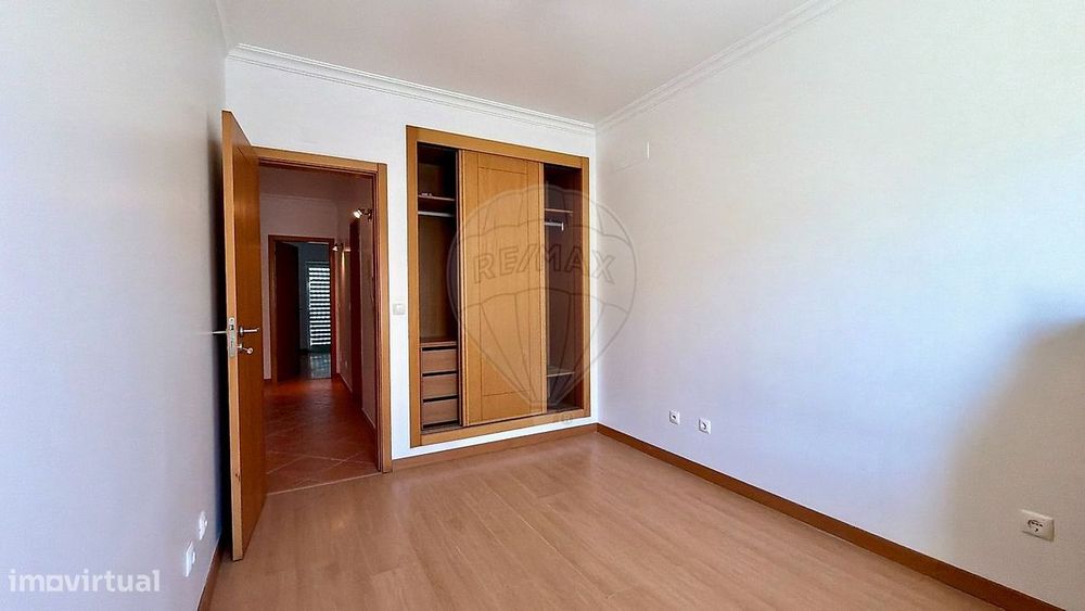 Moradia T4 para venda