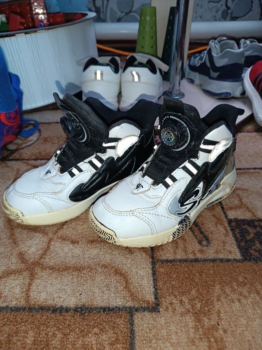 Продам кросівки на хлопчика