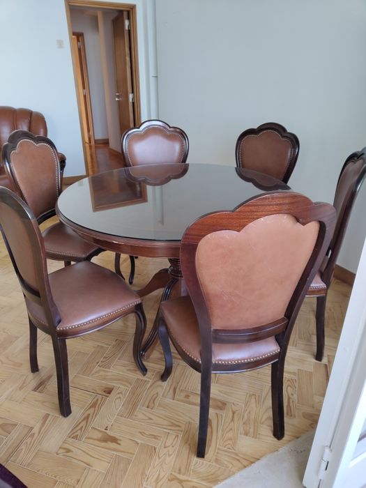 Mesa de jantar redonda com 6 cadeiras madeira