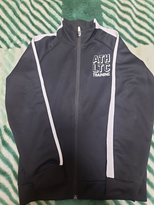 Тоненька спортивна кофта