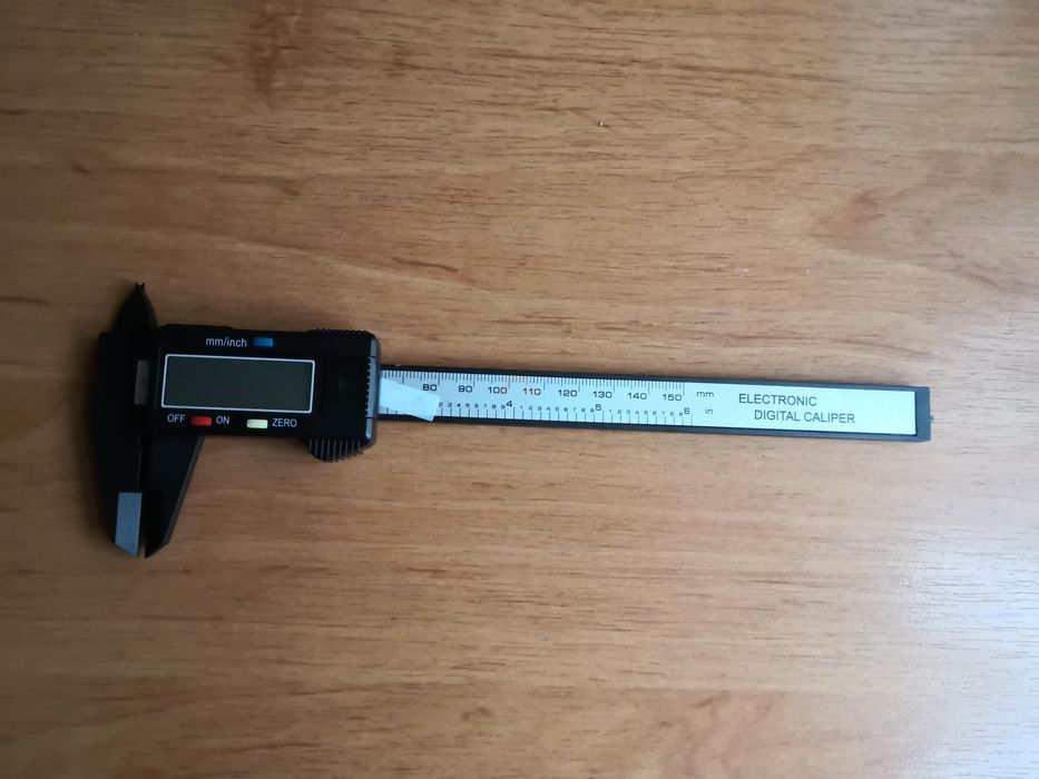 Suwmiarka elektroniczna