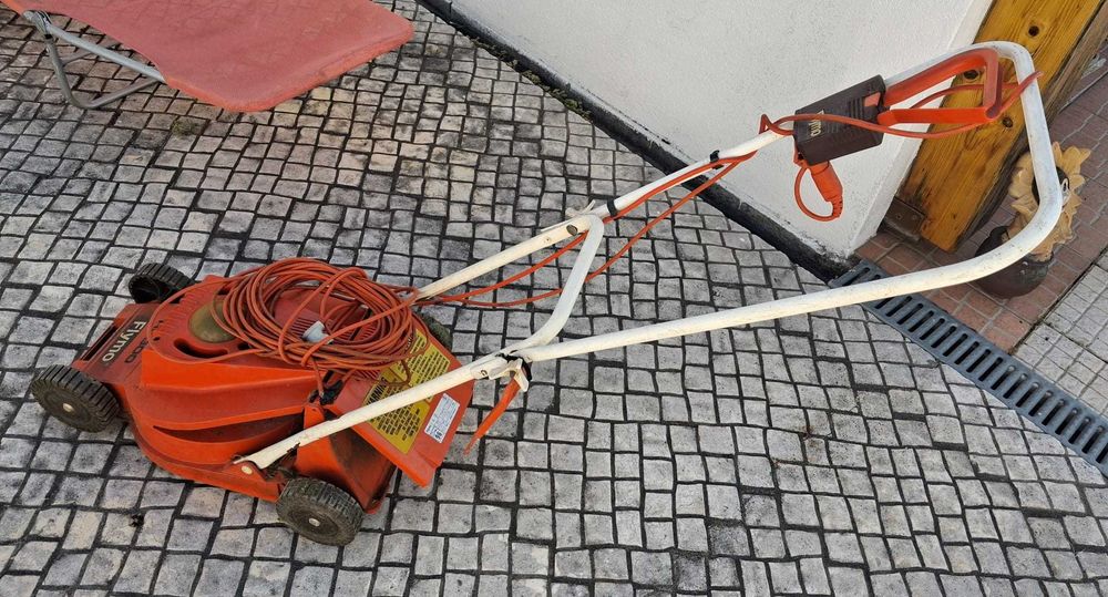 Máquina de cortar relva elétrica Flymo – funcional