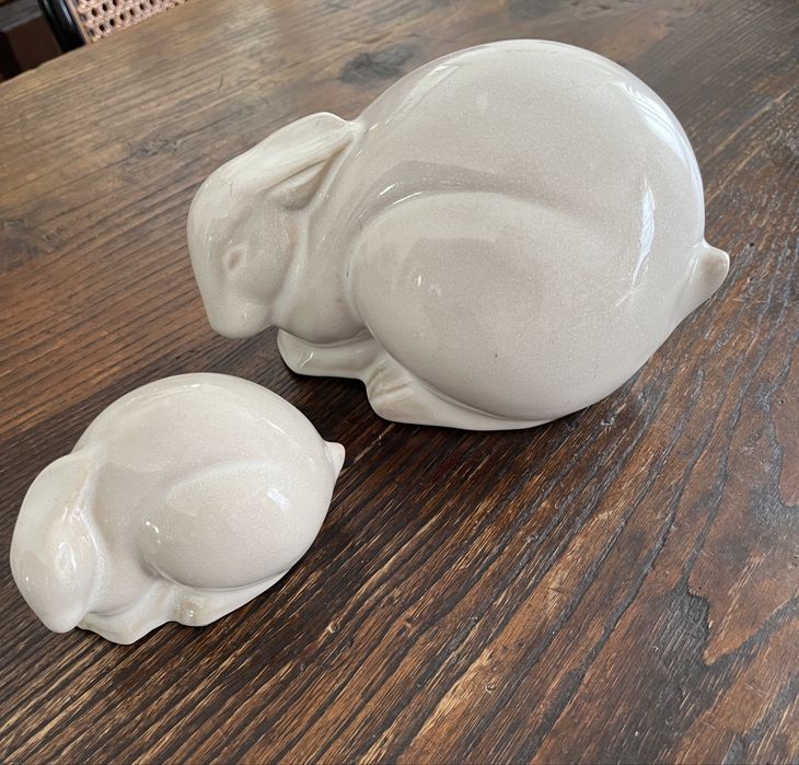 Dois coelhos para decoração