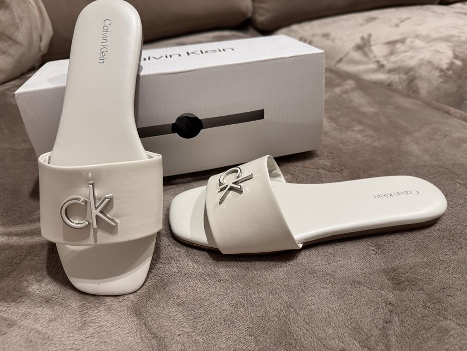 Нові шльопанці Calvin Klein , 37 розмір