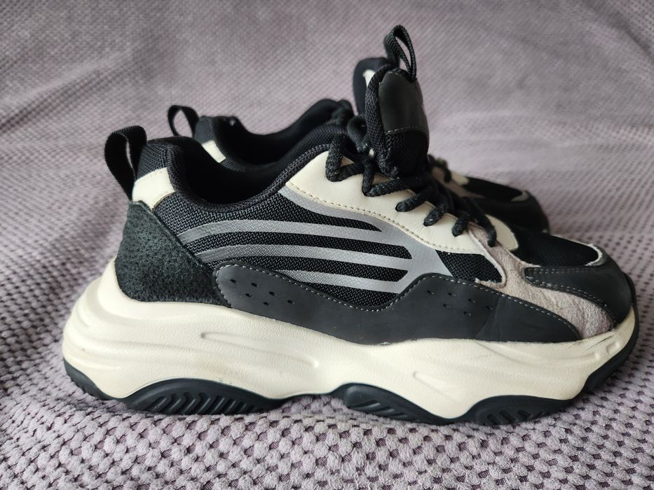 Кросівки для підлітка 42р