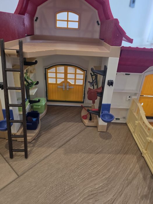 Stajnia playmobile