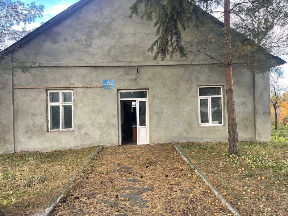 Одноповерхова будівля S= 226,2 м2. Раденичі, вул. Пасічна 82