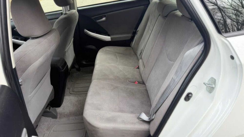 Toyota Prius Persona Series      2015