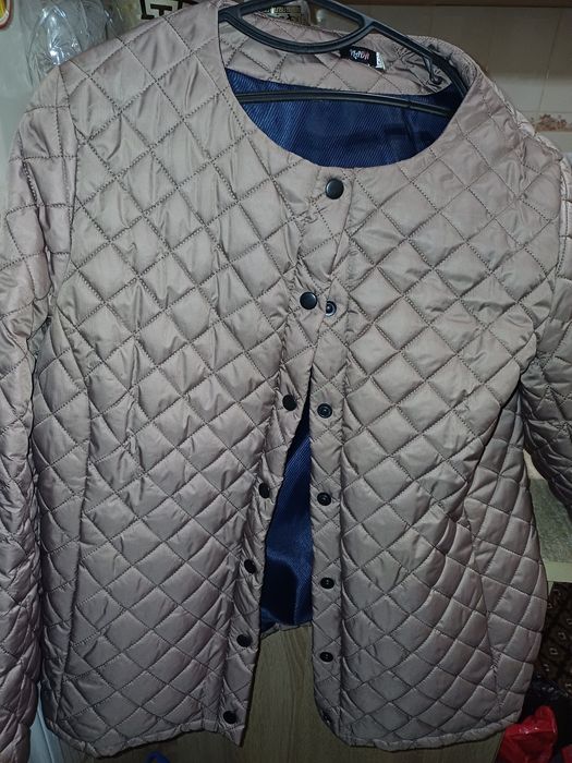 Продам весенне-осенний бомбер