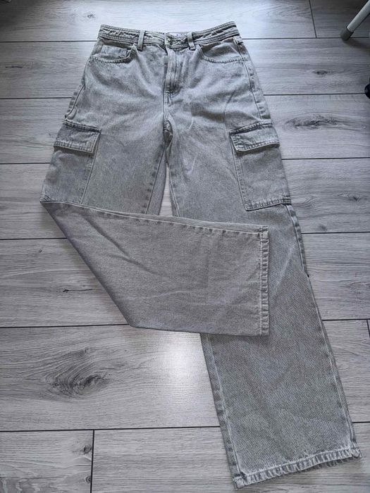 Spodnie jeansowe jeansy damskie jasnoszare Cropp