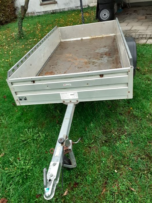 Przyczepka samochodowa