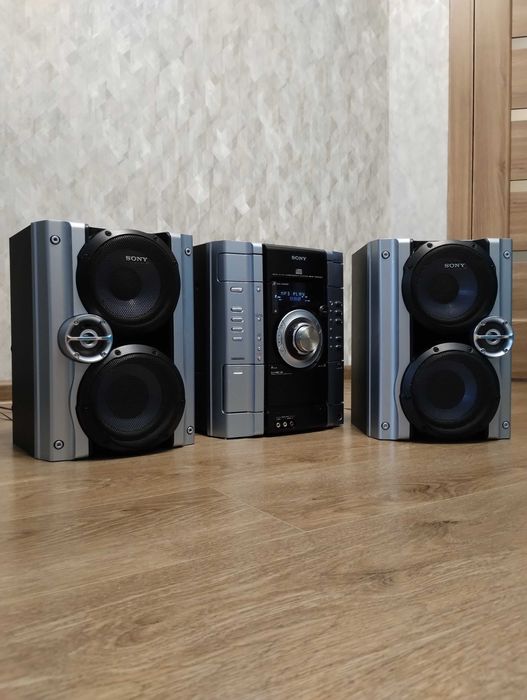 Музыкальный центр Sony 500 Вт ( Блютуз - AUX - Bluetooth - радио )
