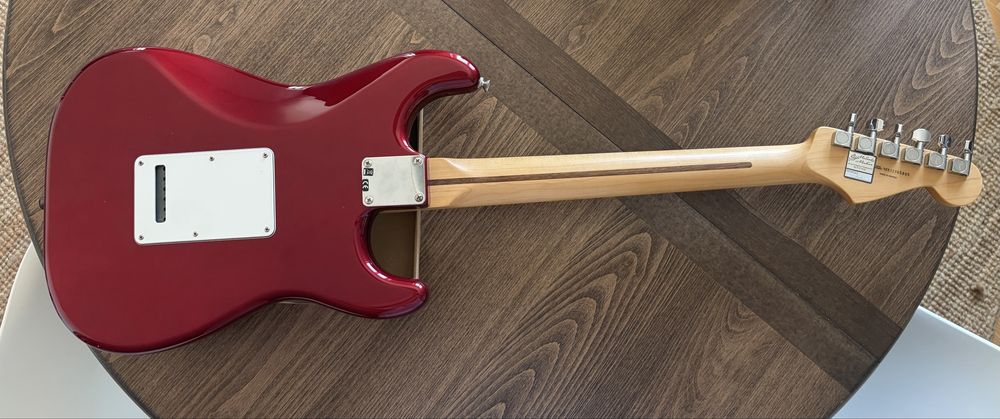 Fender Stratocaster Standard Canhota 2012 — Candy Apple Red