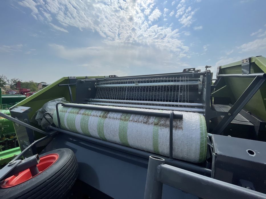 Пресс подборщик рулонный Claas Rollant 350 rc