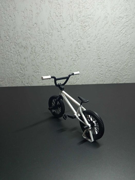 1:9 Model BMX Rower
