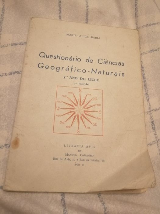 Questionário Ciências antigo (2° ano) 
Geográfico-Naturais
de Maria Al
