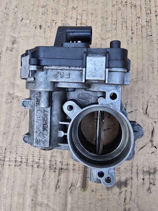 Дросельна заслонка дросельная opel zafira b Astra H 1.9 cdti