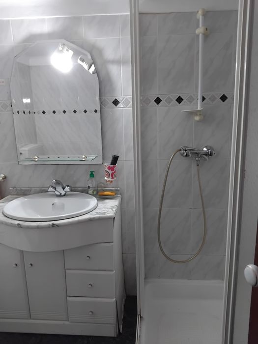 Arrenda- se quarto em  Coimbra