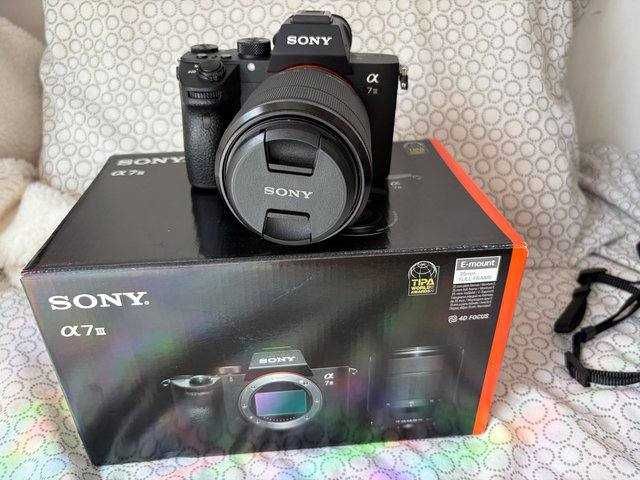 Sony a7 III w zestawie z obiektywem