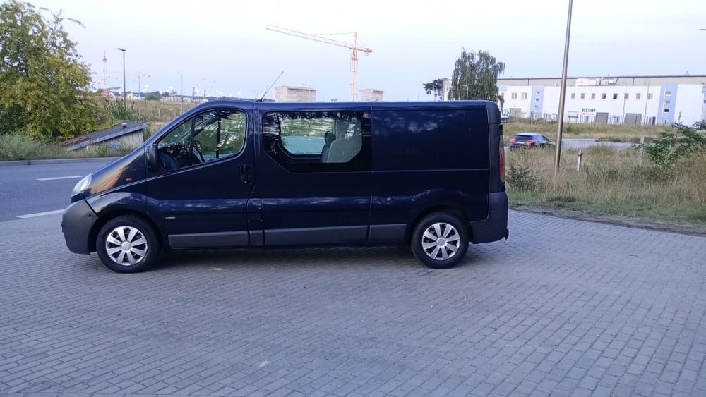Opel Vivaro 1.9 cdi Holenderka  Maxi Long 6 osobowy klima Brygadowka