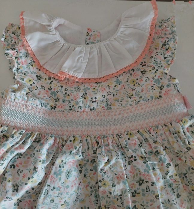 Vestido Menina / Bebé C/ Golinha Bordada - 9 / 12 Meses