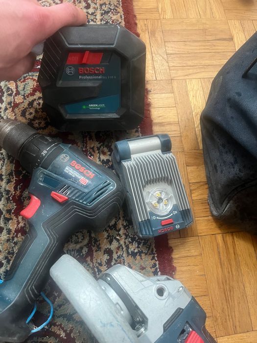 Sprzedam narzędzia akumulatorowe.