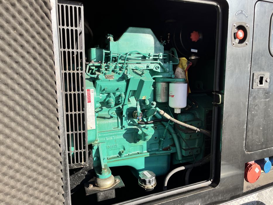 Gerador silencioso  de 50Kva + reboque