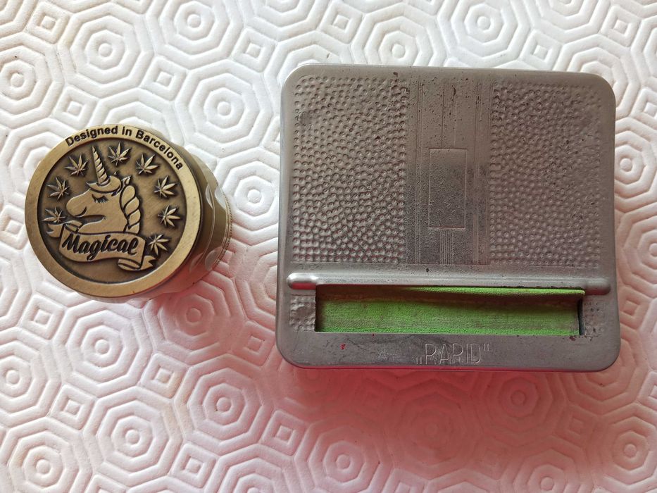 Grinder Magic Unicorn ou Caixa enrolar cigarros RAPID antiga