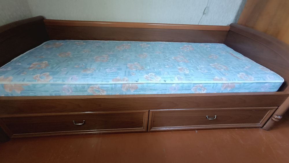 Складне двоспальне ліжко