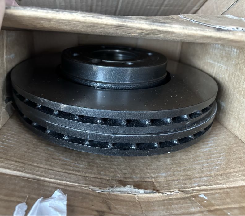 Гальмівні диски та колодки Brembo на Renault Logan/Sandero