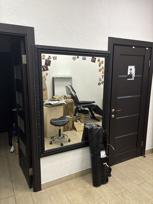 Велике дзеркало у рамі з підсвіткою 143/112 см