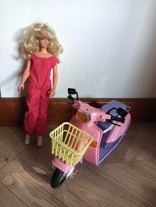 Lalka + Skuter klon Barbie Cherrie Fancy Scooter lata 90