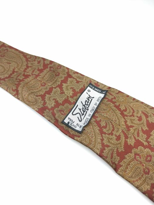 Stefani jedwabny krawat czerwony paisley bib10