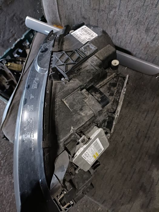 Lampa przód prawa audi a4 B8 przed liftem sprawna