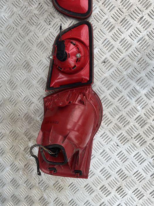 Lampy tył tylne Volkswagen Passat B6 Kombi Komplet