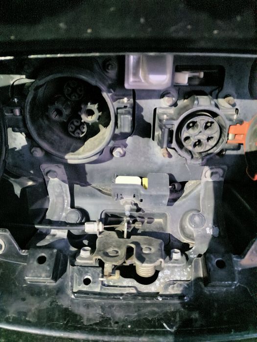 Продам NISSAN LEAF чорний салон 100км вебасто eberspaecher низька ціна