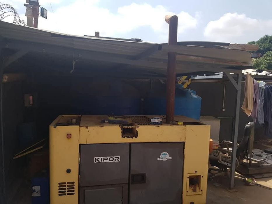 Estaleiro com apartamento ( Luanda -AO)